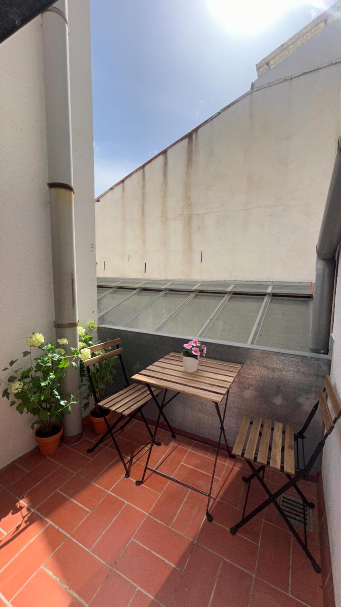 Se Centrico Con Terraza Apartment Terrassa Luaran gambar